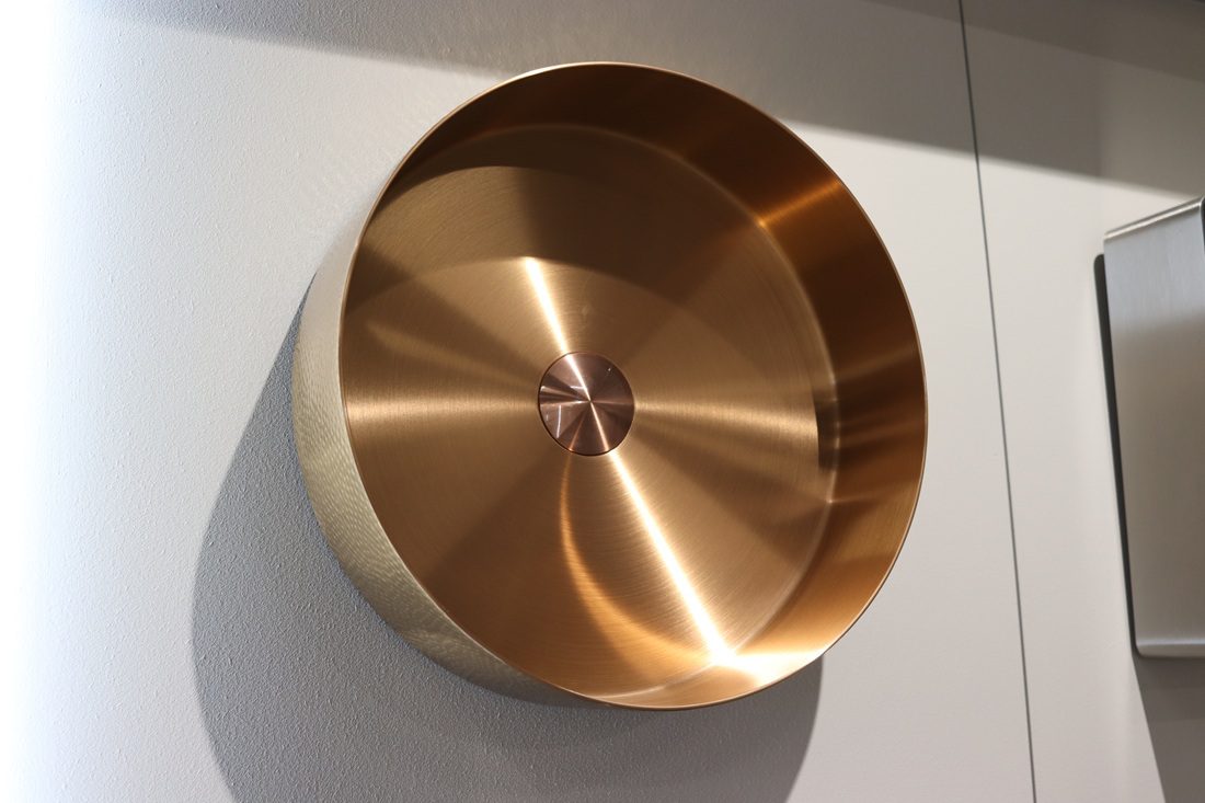 AURUM umywalka nablatowa okrągła 38 cm z korkiem stal nierdzewna kuty metal miedź mat AURUM umywalka nablatowa okrągła 38 cm z korkiem stal nierdzewna kuty metal miedź mat